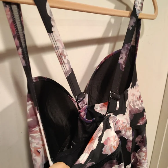 Torrid Floral Padded Tankini Cami Swim Top Sz 2X Built In Bra Retro Rockabilly - Picture 8 of 8